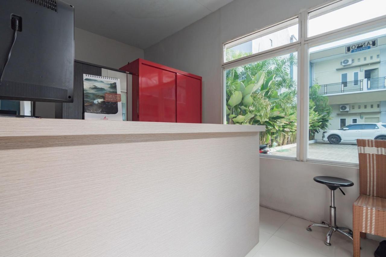 Reddoorz Plus Syariah @ Tuparev Cirebon 3 Екстериор снимка